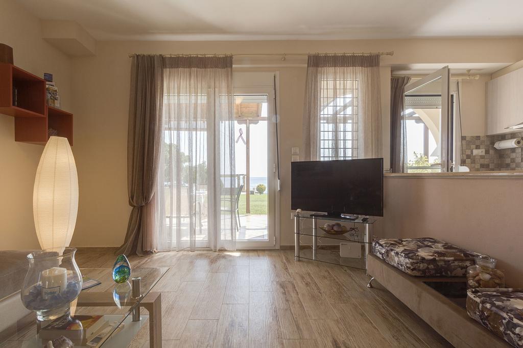 Villa Nefeli - Akti Salonikiou A Агиос Николаос Екстериор снимка
